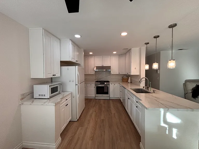 2209 Canyon Dr — Photo 7