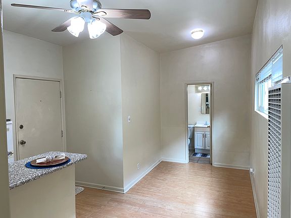 3rd image of 10519 Chandler Blvd #A