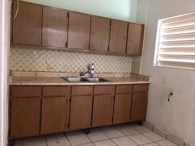 2nd image of 855 Calle 31 SW
