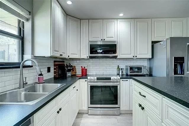 1st image of 1810 Shenandoah Dr