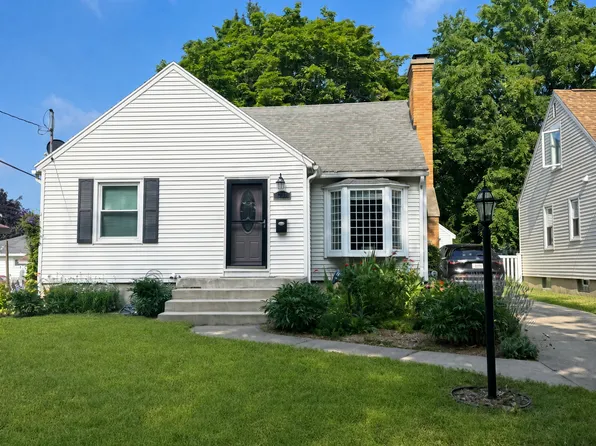 1751 Chamberlain Ave SE, Grand Rapids, MI 49506