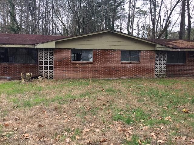 2nd image of 1090 Greenwood Rd