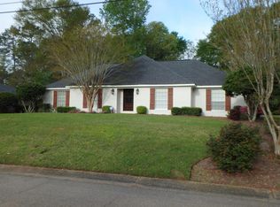 111 Colonial Pl, Hattiesburg, MS 39402
