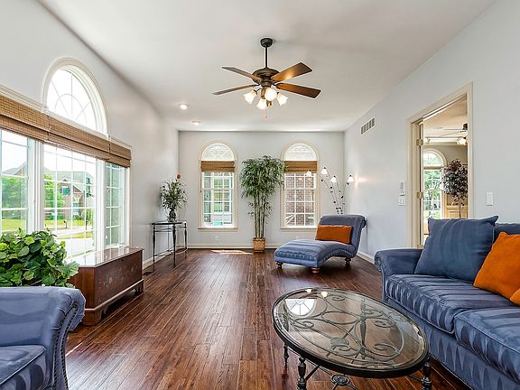 4th image of 8339 Amberleigh Way
