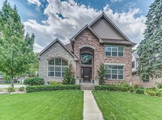 209 W 8th Ave, Naperville, IL 60563