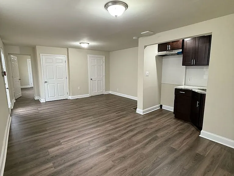 Brand New 1 Bed 1 Bath Apartment For Rent. — Photo 2