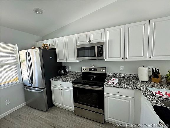 3rd image of 5860 SE Normandy Ave