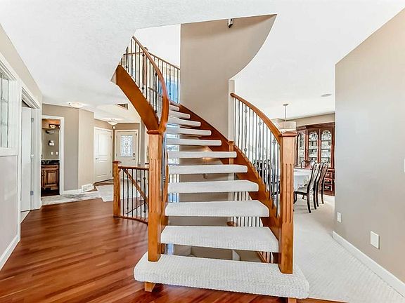 5th image of 273 Everglade Cir SW