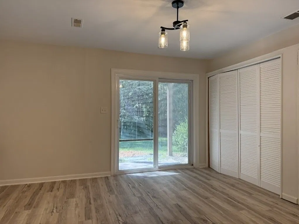 3 bed, 1.5 bath, 1814 sqft, $2,375 — Photo 2