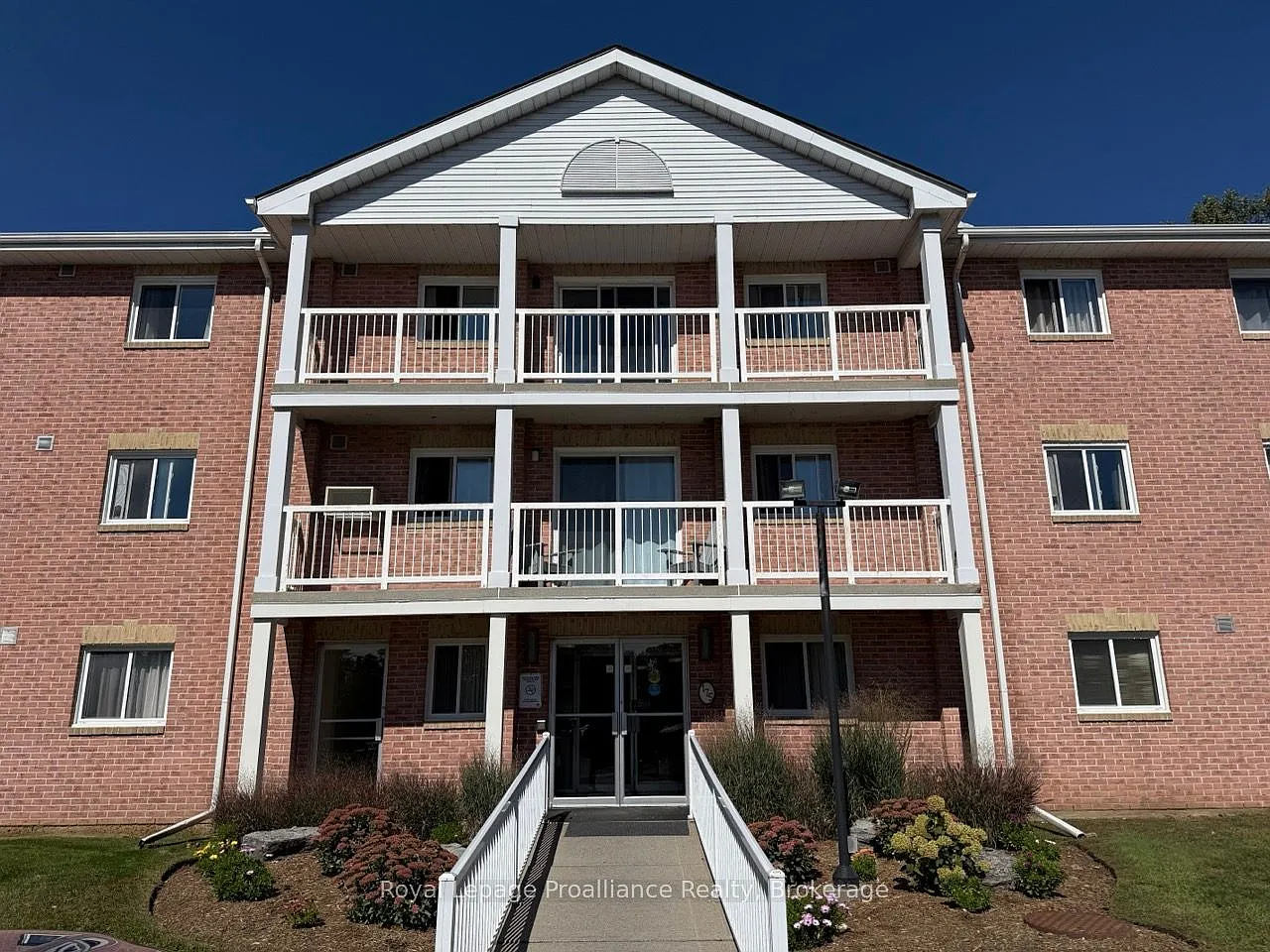 2 bed, $2,100 — Photo 1