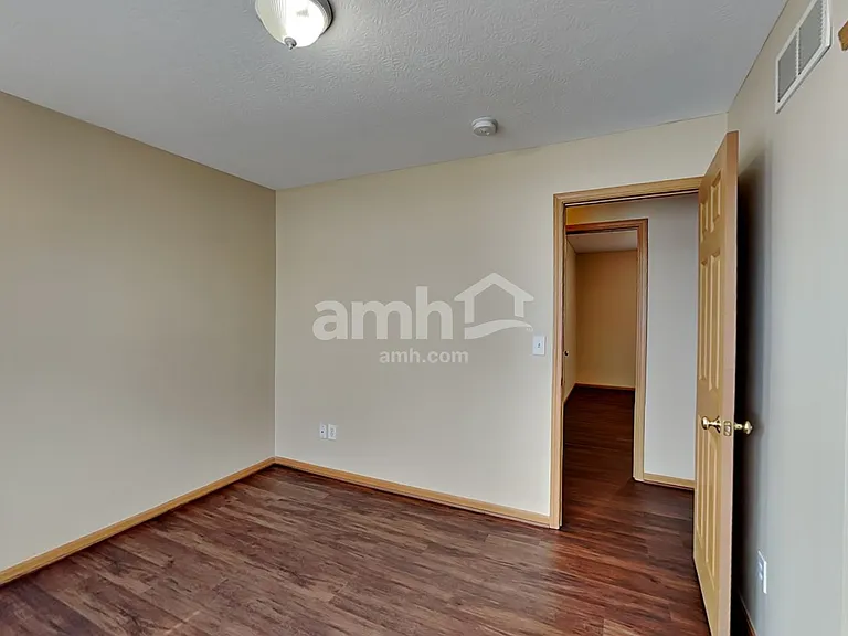 2271 Landcrest Dr — Photo 17