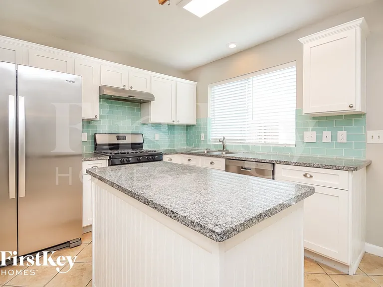 4004 Ashwood Dr — Photo 7