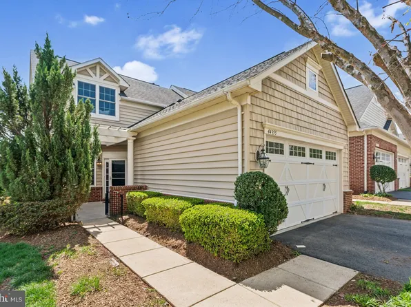 44355 Oakmont Manor Sq, Ashburn, VA 20147