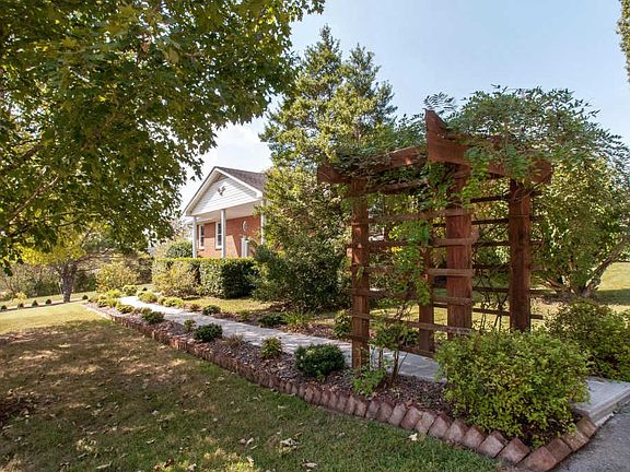 2nd image of 105 Pemberton Dr