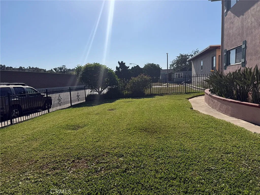 1 bed, 550 sqft, $1,750 — Photo 3