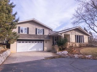 1400 Mierow Ln, Brookfield, WI 53045