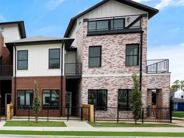 541 SW 5th St, Bentonville, AR 72712