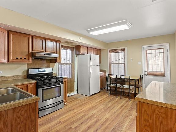 5th image of 4374 State Street Dr