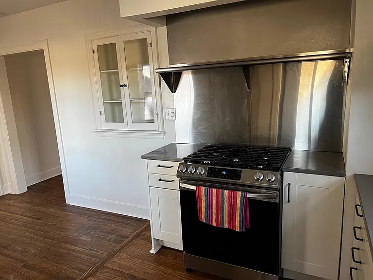 1415 S Knoxville Ave — Photo 8