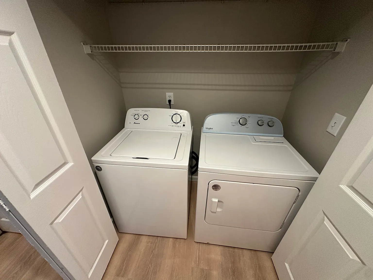 2 bed, 958 sqft, $2,000 — Photo 4