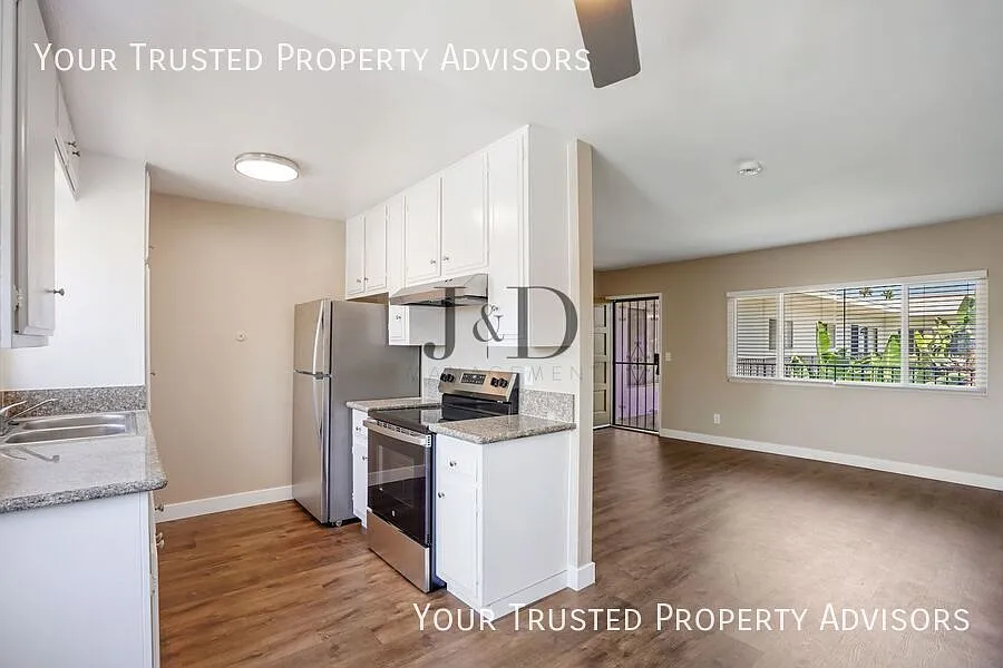 Building Photo - 40 Oaklawn Ave #11