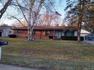 61644 Rambling Way, South Lyon, MI 48178