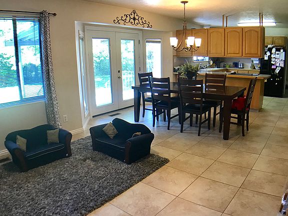 Upstairs Dining and Sitting Area