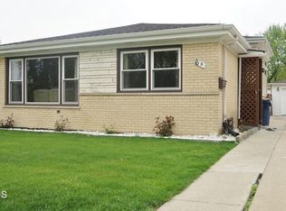 6 N Lincoln Ave, Addison, IL 60101