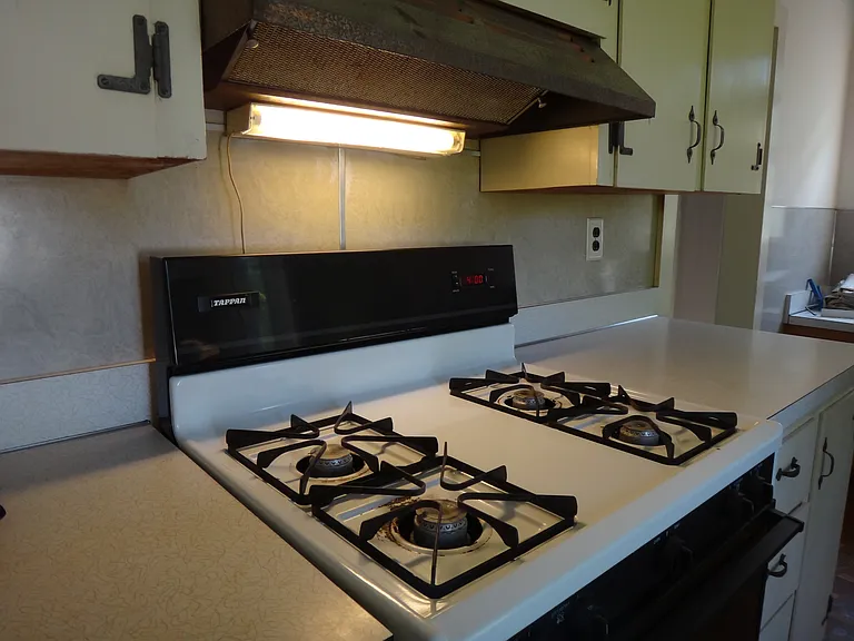 52 Revell Ave #1 — Photo 28