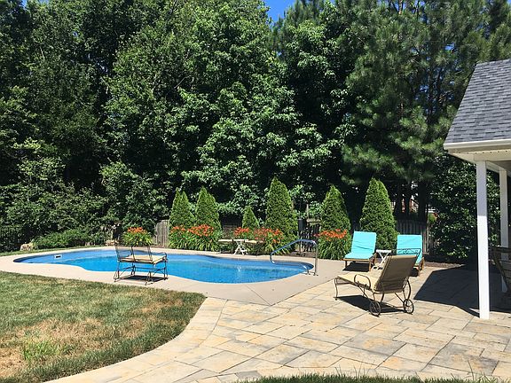 3rd image of 11813 Barnsley Ct