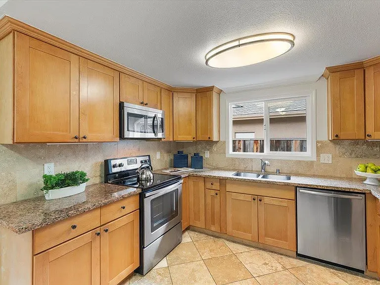 833 Apple Valley Dr — Photo 13