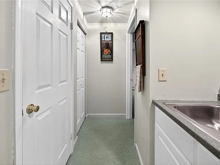 8237 Mantova Dr — Photo 10