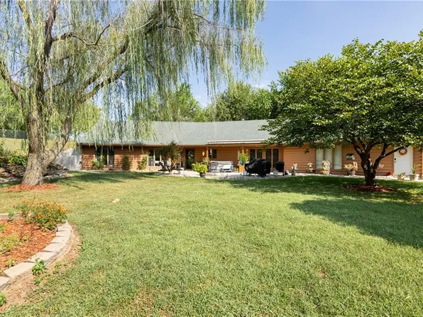 18009 Crestview Cir, Holt, MO 64048