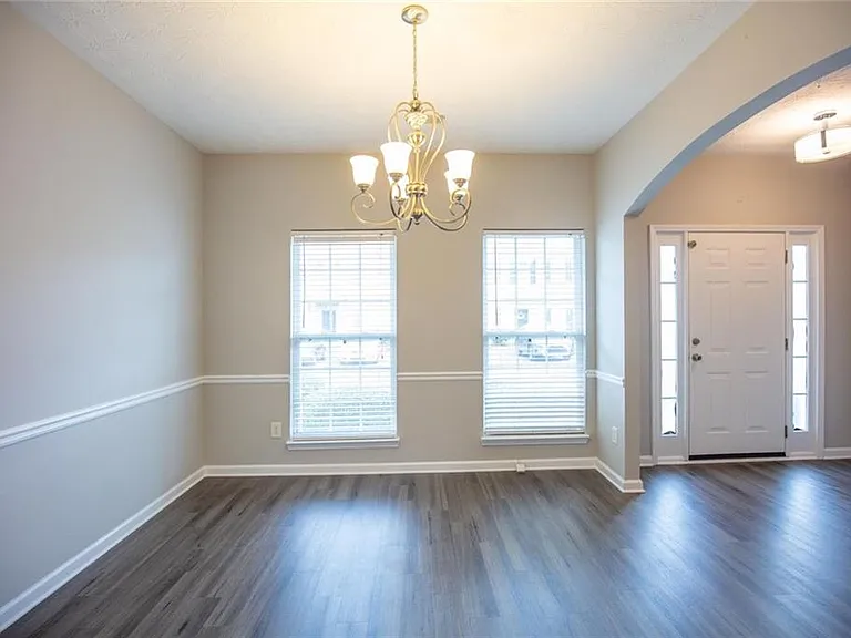 649 Kenridge Dr — Photo 5