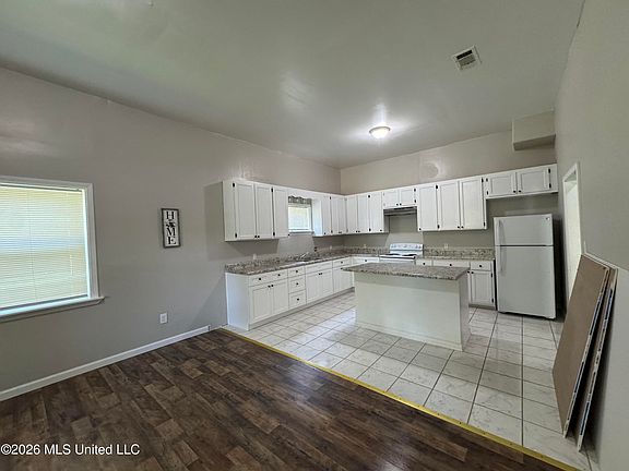 5th image of 6209 Elder Ferry Rd