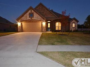106 Chestnut Dr, Waxahachie, TX 75165