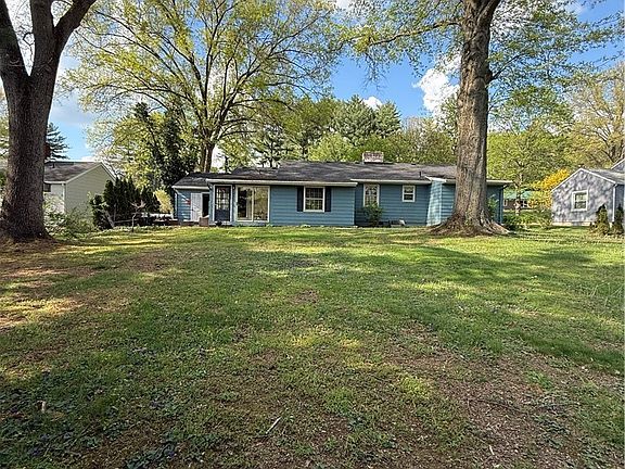 3rd image of 1939 Fulton Dr