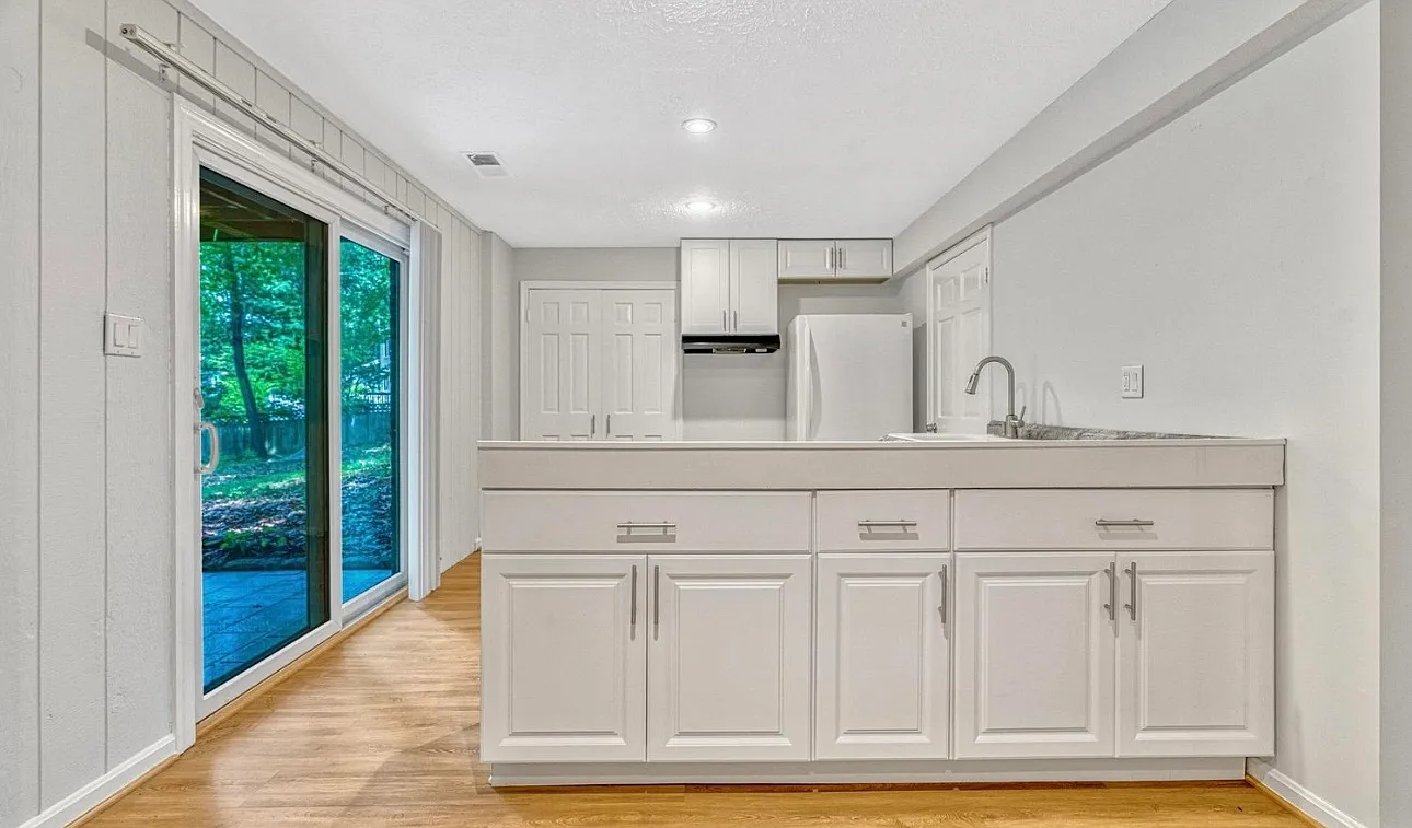 12121 Holly Knoll Cir — Photo 4