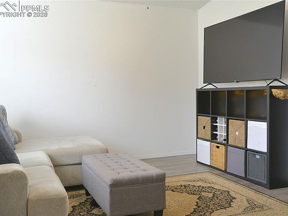 5th image of 575 Blossom Field Rd