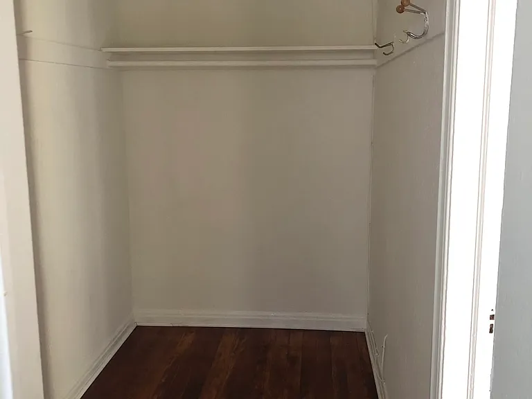 554 S Hobart Blvd #309 — Photo 8