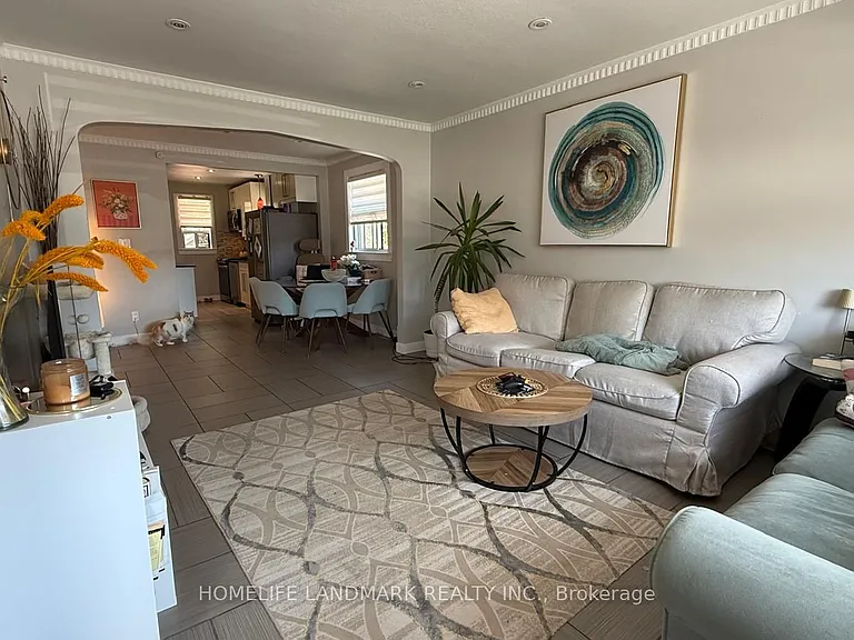 78 Yorkview Dr — Photo 3