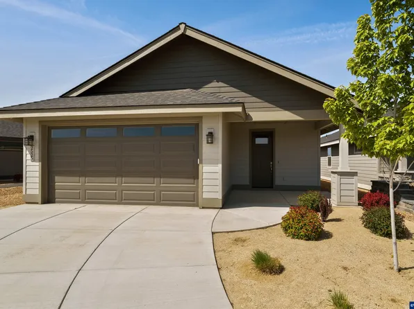 2525 NW Redwood Cir, Redmond, OR 97756