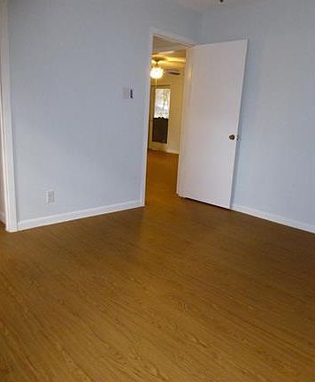 5th image of 3402 S Oak Dr #A