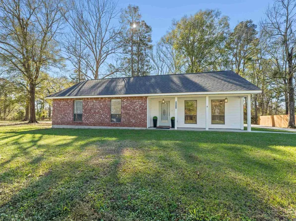 9038 Sarah St, Denham Springs, LA 70706