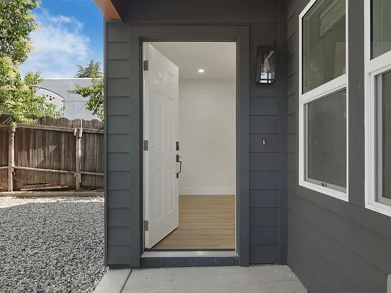 5957 15th Ave — Photo 14