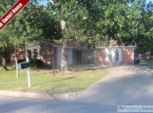 1009 John Reagan St, Benbrook, TX 76126