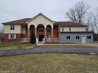 2780 Denton Rd, Canton, MI 48188