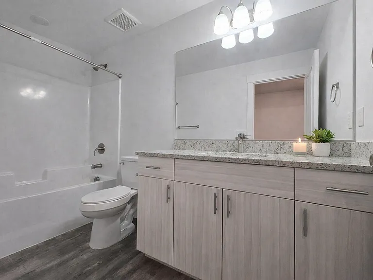 5846 W 40th Ct — Photo 11