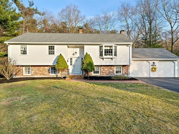 4 Hemlock Dr, Norwell, MA 02061
