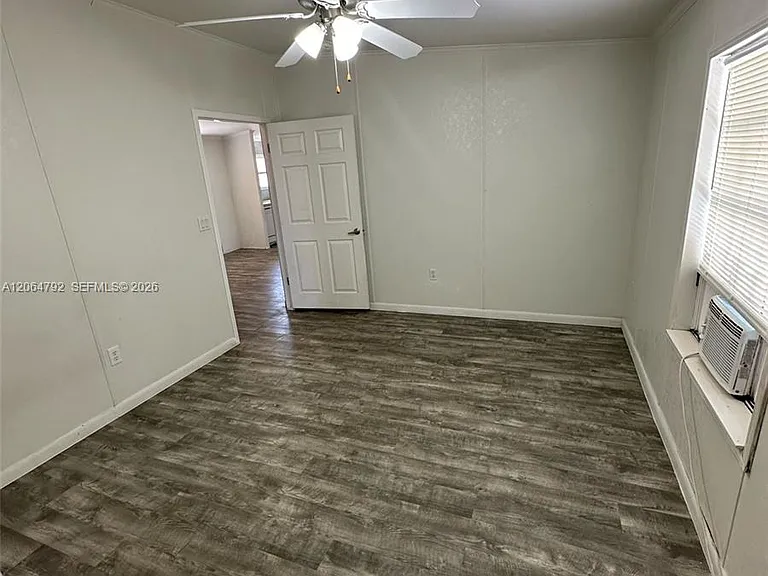 11832 Leeward Pl #H — Photo 17